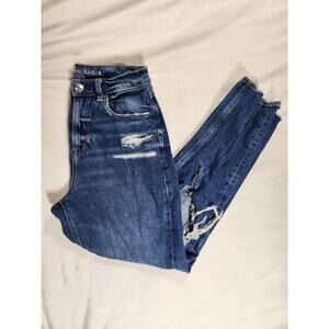 Sz 2 American Eagle Mom Jeans Distressed Medium Wash Womens Size Two Regular